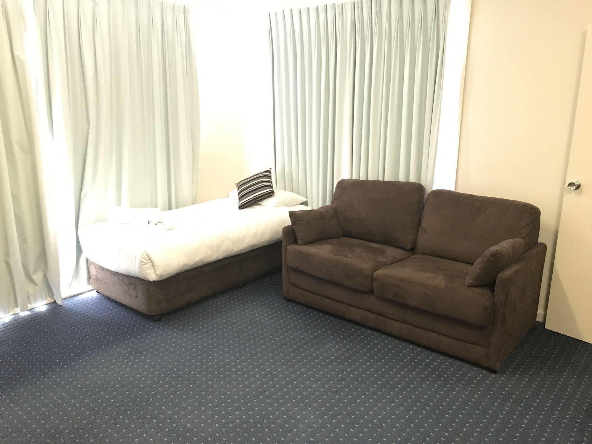 オレンジ モーター ロッジ エクステリア 写真